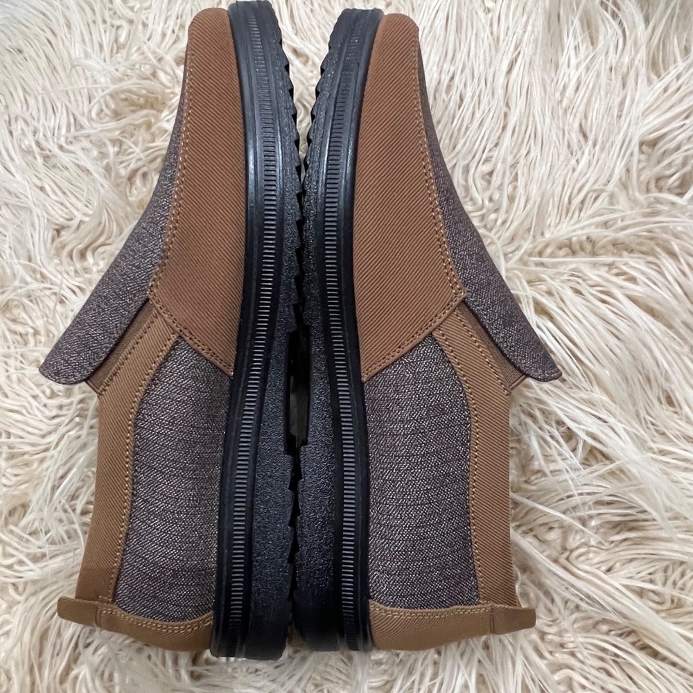 No-brand Comfort Shoe for men Brown tweed cloth w/faux suede trim without tag